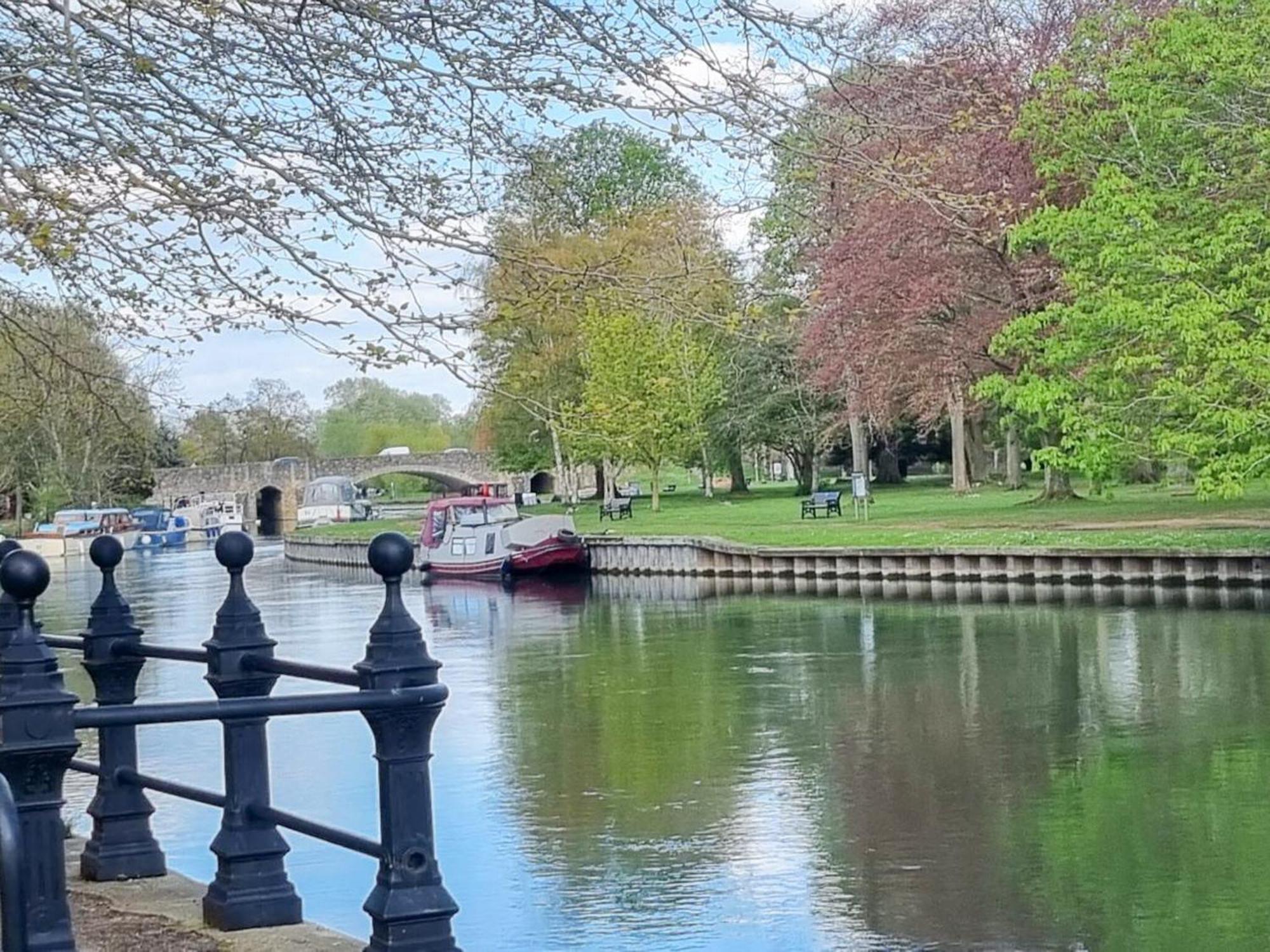 Hive Mews Villa Abingdon-on-Thames Buitenkant foto